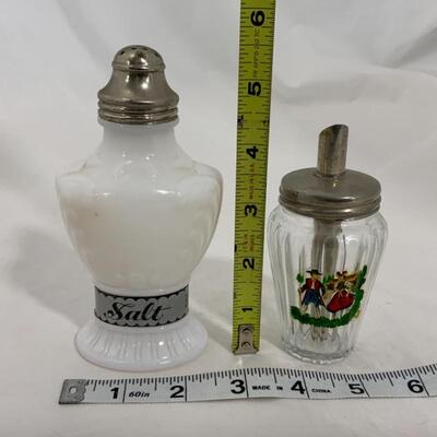 .252. VINTAGE | Salt and Sugar Shaker | Milk Glass 