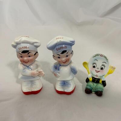 .253. VINTAGE | Figural Salt and Pepper Shakers | Chef | Plate