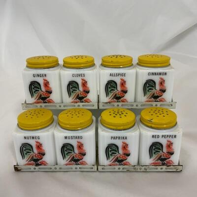 .255. VINTAGE | TIPP Rooster Spice Set | 8 Shakers | Yellow Lids 