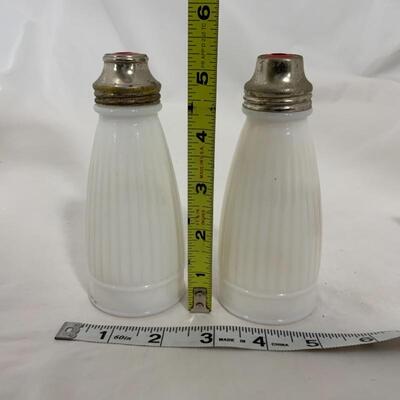 .256. VINTAGE | Budâ€™s Store | Milk Glass Salt & Pepper Set