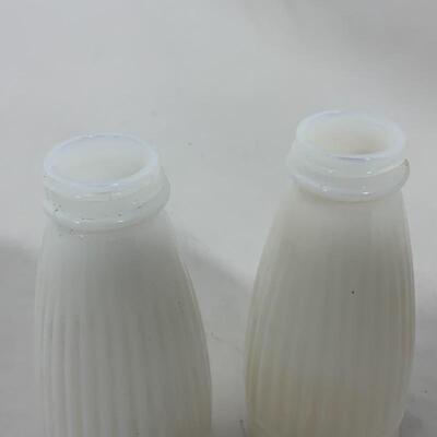 .256. VINTAGE | Budâ€™s Store | Milk Glass Salt & Pepper Set