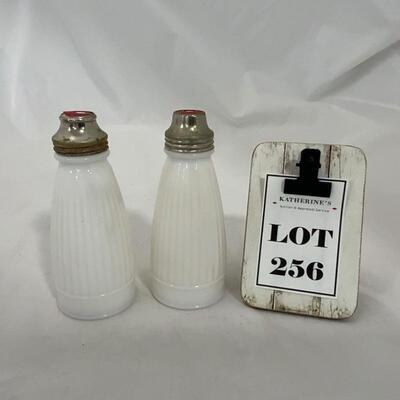 .256. VINTAGE | Budâ€™s Store | Milk Glass Salt & Pepper Set