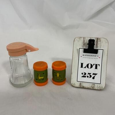 .257. VINTAGE | Salt and Pepper Set | Syrup | Ashland Montana