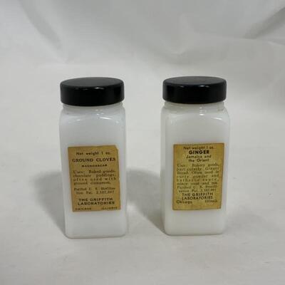 .263. VINTAGE | Griffithâ€™s Spice Set | Clove | Ginger