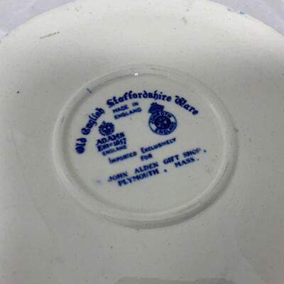 .269. VINTAGE | Plymouth Rock Mass | Staffordshire Ware | Tea Trivet