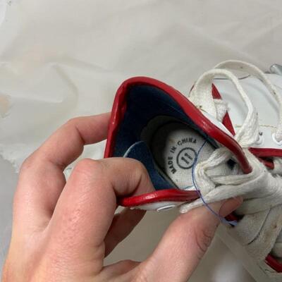 .288. Childâ€™s Ice Skates | CUTE!