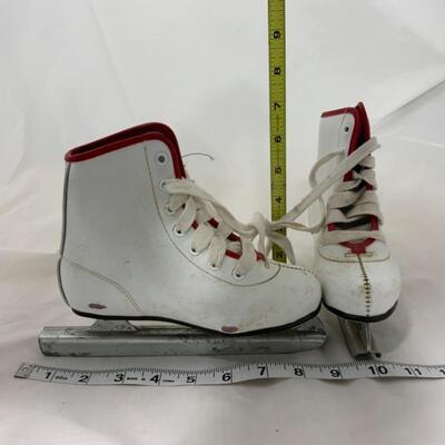 .288. Childâ€™s Ice Skates | CUTE!