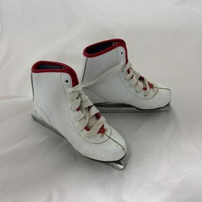 .288. Childâ€™s Ice Skates | CUTE!