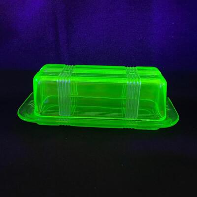.299. VINTAGE | Green Depression Butter Dish