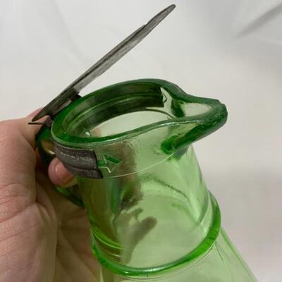 .301. VINTAGE | Anchor Hocking | Green Depression Glass Syrup