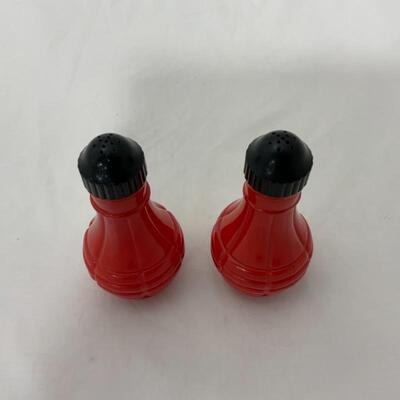 .308. VINTAGE | Red Salt and Pepper Shakers 