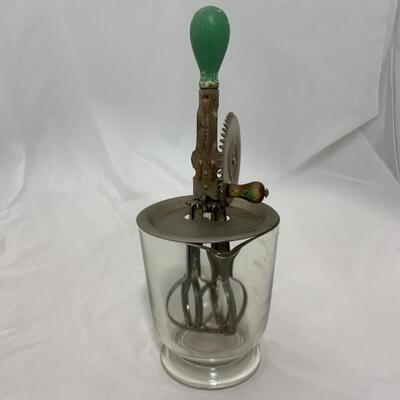 .310. VINTAGE | Green-Handled Beater Jar | Handled