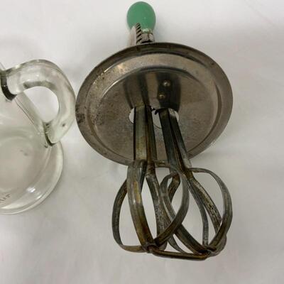 .310. VINTAGE | Green-Handled Beater Jar | Handled