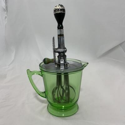 .311. VINTAGE | Green Glass Beater Jar | HandIMaid | Wood Handle