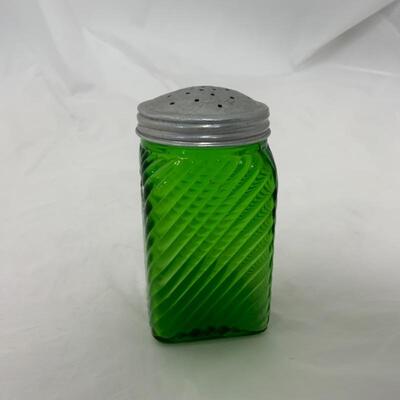 .314. VINTAGE | Single Square Green Shaker