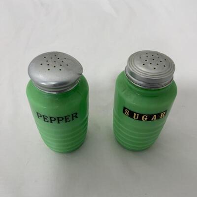 .315. VINTAGE | Jadite Shakers | Pepper & Sugar