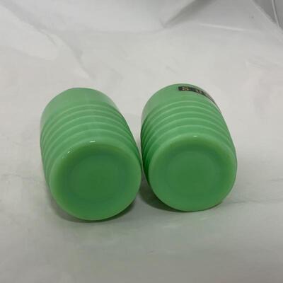 .315. VINTAGE | Jadite Shakers | Pepper & Sugar