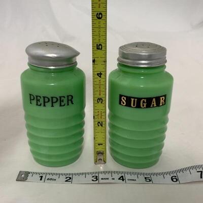 .315. VINTAGE | Jadite Shakers | Pepper & Sugar