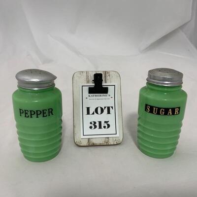 .315. VINTAGE | Jadite Shakers | Pepper & Sugar