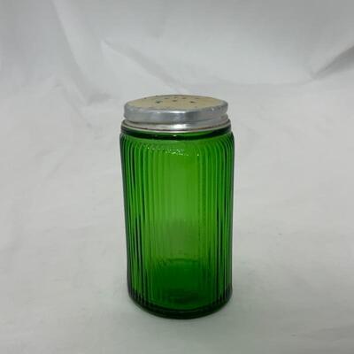 .316. VINTAGE | Single Green Ovoid Shaker