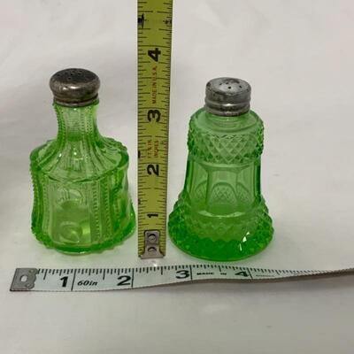 .317. VINTAGE | Mis-Matched Green Depression Shaker Set