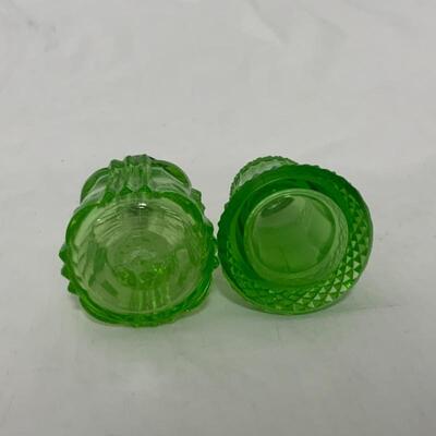 .317. VINTAGE | Mis-Matched Green Depression Shaker Set