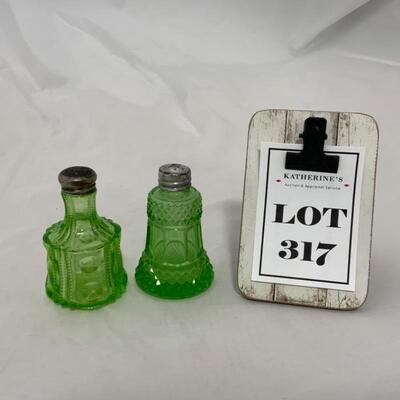 .317. VINTAGE | Mis-Matched Green Depression Shaker Set