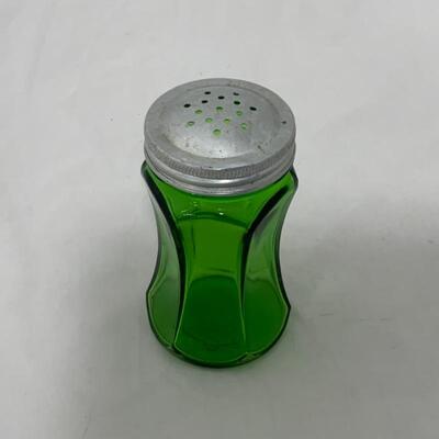 .318. VINTAGE | Single Green Concave Shaker