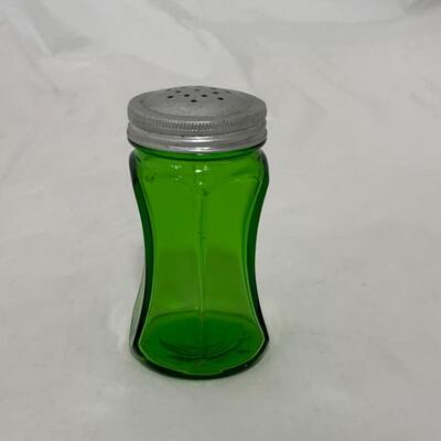 .318. VINTAGE | Single Green Concave Shaker