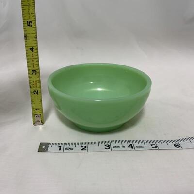 .322. VINTAGE | Fire King | 8 Jadite Chili Bowls