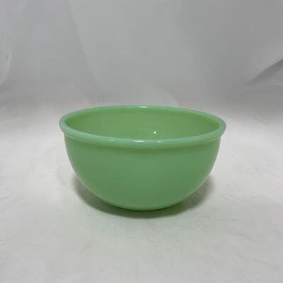 .325. VINTAGE | Fire King Jadite | Single Bowl from Set