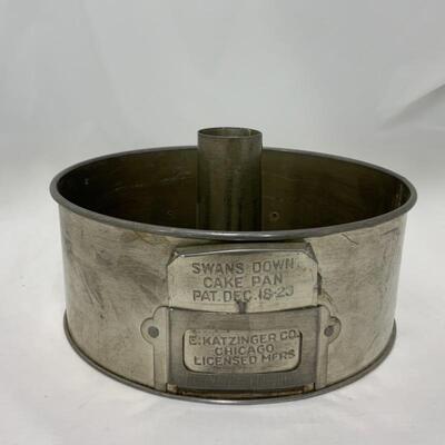 .329. VINTAGE | Swans Down Cake Flour | Angel Food Cake Pan