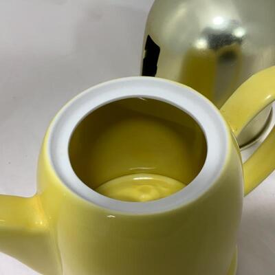 .334. VINTAGE | Hall Tea Pot | Lined Metal Cozy