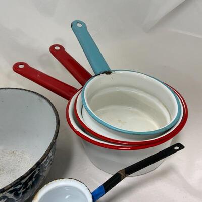 .335. VINTAGE | Enamelware Mixed Lot | 6 Pieces