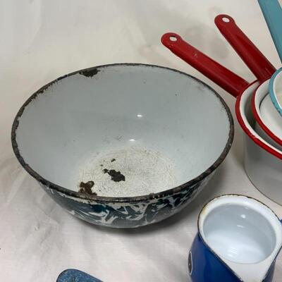.335. VINTAGE | Enamelware Mixed Lot | 6 Pieces