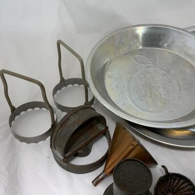 .336. VINTAGE | Kitchen Items | Poppinâ€™ Fresh Pies | Biscuit Cutters