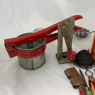.339. VINTAGE | Large Lot of Kitchen Tools