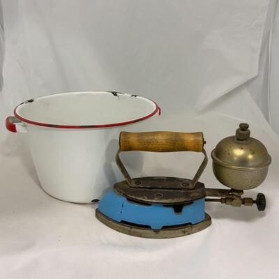 .340. VINTAGE | Enamel Pot | Coleman Self-Heating Iron