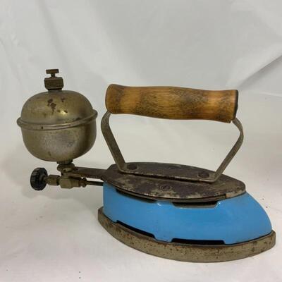 .340. VINTAGE | Enamel Pot | Coleman Self-Heating Iron