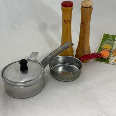 .341. VINTAGE | â€œJunk Drawerâ€ Kitchen Tools Lot