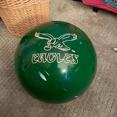 Eagles autographed (Mike Golic) bowling ball