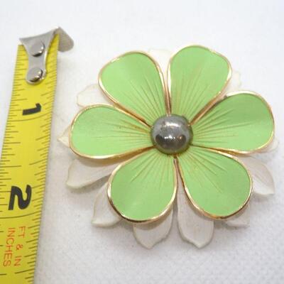 Flower Power Green Flower Brooch, Wedding Bouquet Flower Pin 