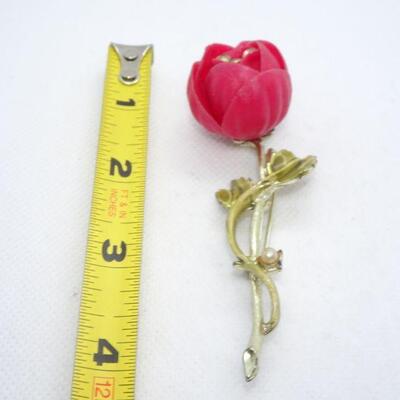 Roses are Red! Rhinestone Rose Center Brooch 
