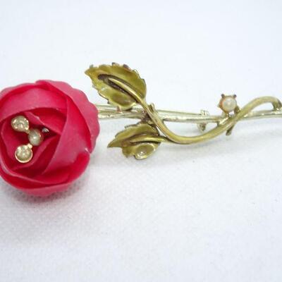 Roses are Red! Rhinestone Rose Center Brooch 