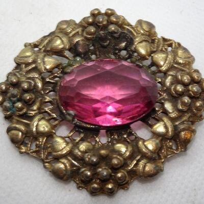 Spectacular Victorian Style Amethyst Colored Center Stoned, Gold Tone Brooch - Reserve 
