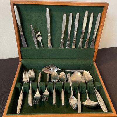 #65 International Stainless Deluxe Flatware in Box 