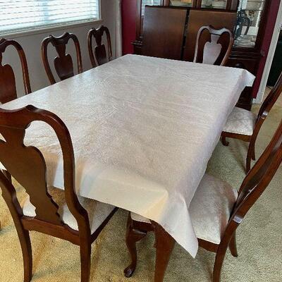 #66 Chippendale Style Mahogany Dining Table, 8 chairs and 2 leaves, by Stanley 