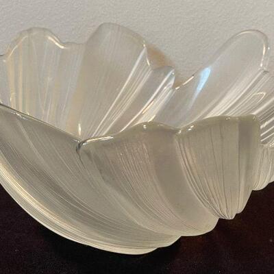 #83 Glass Bowl Shell Style 