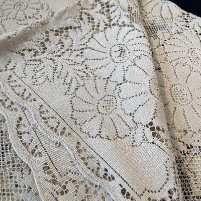#97 Lace Cut Out Euchre table cloth