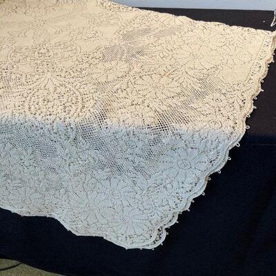 #97 Lace Cut Out Euchre table cloth